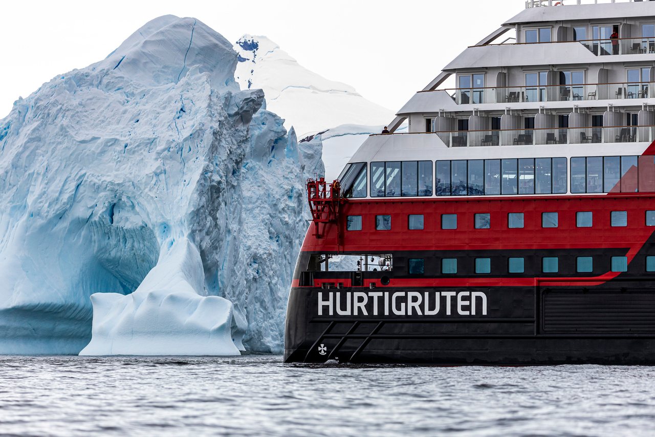 Im Eis — Hohe Eisklasse — sicher durch Packeis · Foto: Werner Kruse