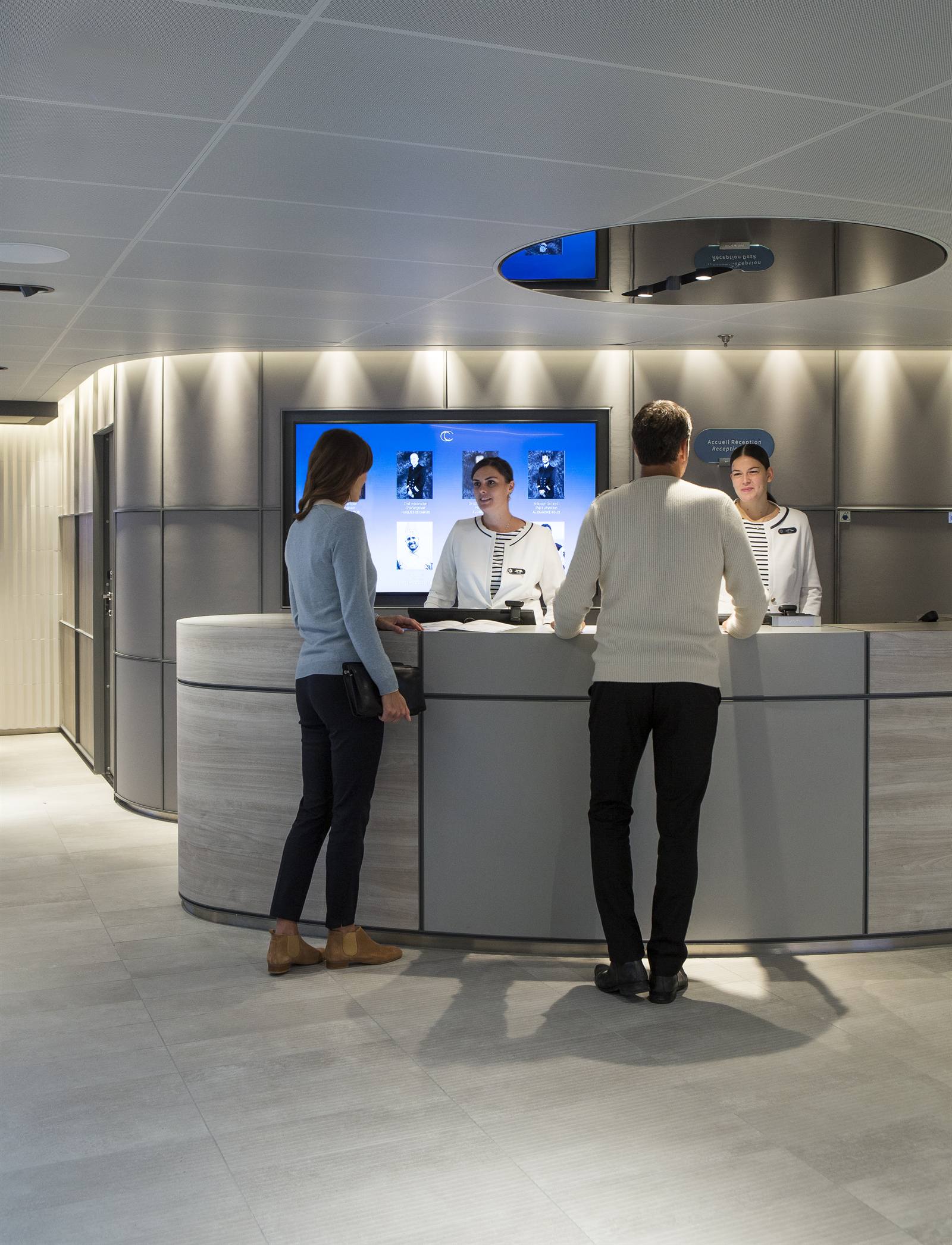 Reception — Empfang · Concierge · Conciergerie